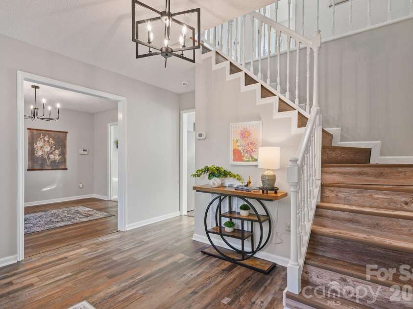 5976 Gold Creek Estate Drive, Hickory, NC 28601.  MLS# CAR4425606, YatesRealty ID 34435. 