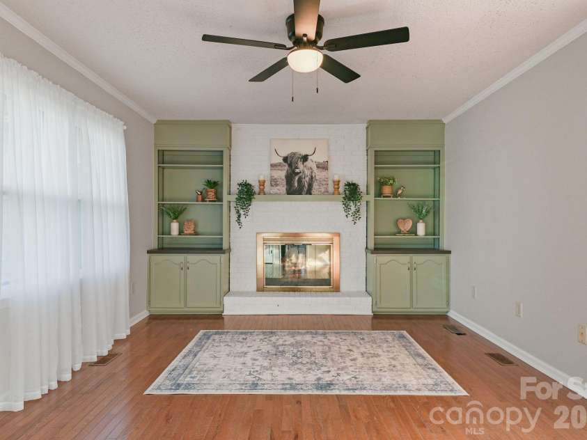 5976 Gold Creek Estate Drive, Hickory, NC 28601.  MLS# CAR4425606, YatesRealty ID 34435. 