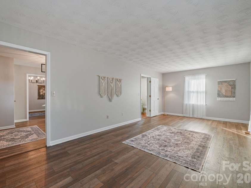 5976 Gold Creek Estate Drive, Hickory, NC 28601.  MLS# CAR4425606, YatesRealty ID 34435. 