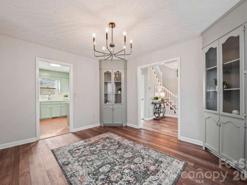 5976 Gold Creek Estate Drive, Hickory, NC 28601.  MLS# CAR4425606, YatesRealty ID 34435. 