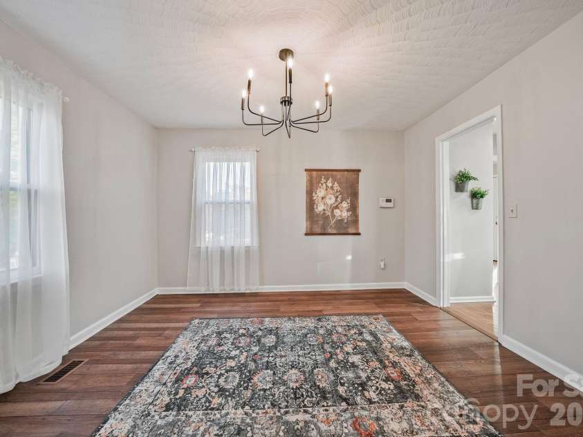 5976 Gold Creek Estate Drive, Hickory, NC 28601.  MLS# CAR4425606, YatesRealty ID 34435. 