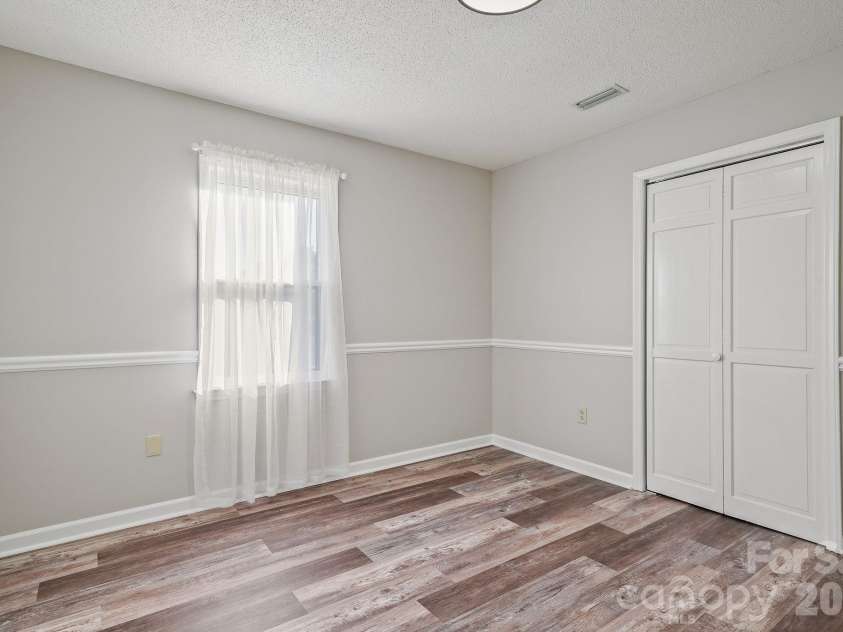 5976 Gold Creek Estate Drive, Hickory, NC 28601.  MLS# CAR4425606, YatesRealty ID 34435. 