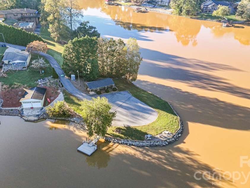 5976 Gold Creek Estate Drive, Hickory, NC 28601.  MLS# CAR4425606, YatesRealty ID 34435. Community Lake access & dock!