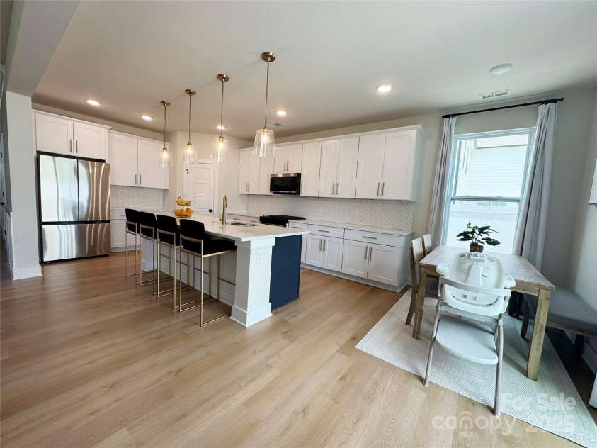 11012 Commons Drive, Charlotte, NC 28213.  MLS# CAR4293410, YatesRealty ID 34436. 