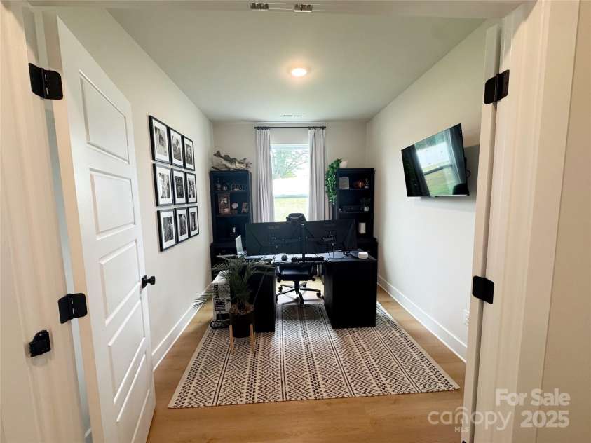 11012 Commons Drive, Charlotte, NC 28213.  MLS# CAR4293410, YatesRealty ID 34436. 