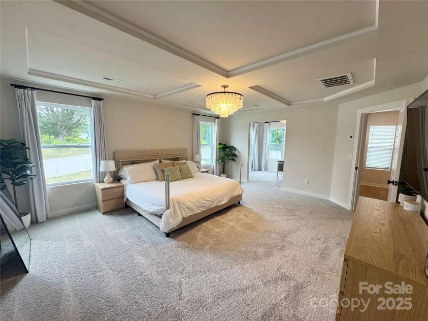 11012 Commons Drive, Charlotte, NC 28213.  MLS# CAR4293410, YatesRealty ID 34436. 