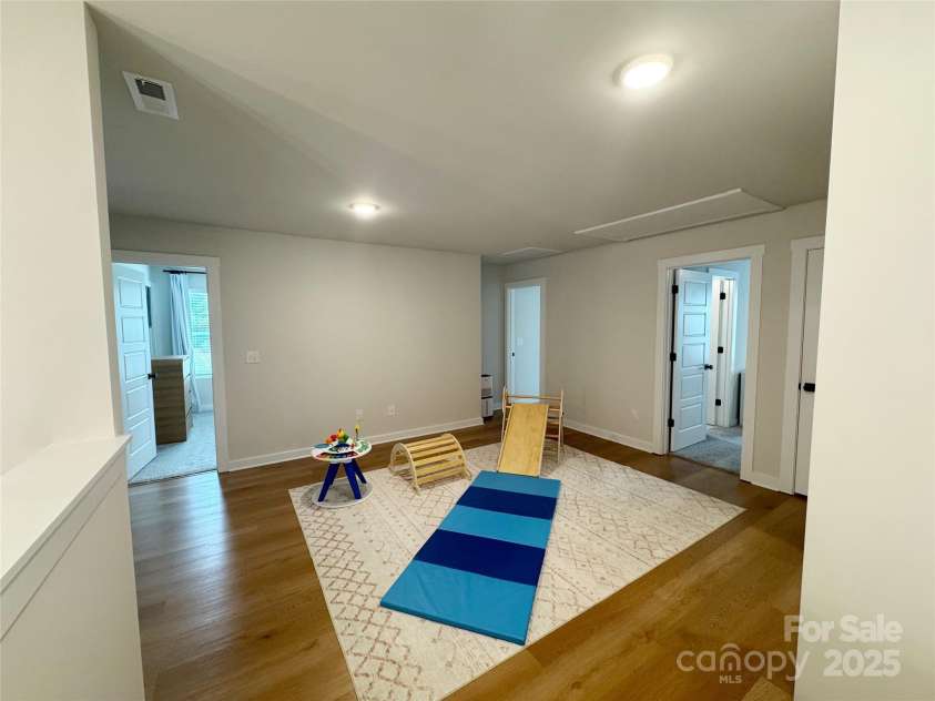 11012 Commons Drive, Charlotte, NC 28213.  MLS# CAR4293410, YatesRealty ID 34436. 