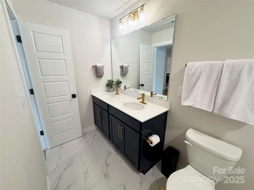 11012 Commons Drive, Charlotte, NC 28213.  MLS# CAR4293410, YatesRealty ID 34436. 