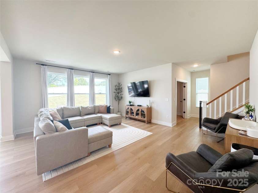 11012 Commons Drive, Charlotte, NC 28213.  MLS# CAR4293410, YatesRealty ID 34436. 