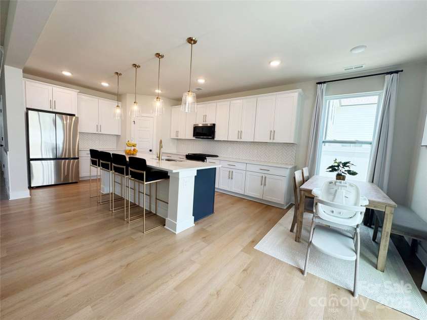 11012 Commons Drive, Charlotte, NC 28213.  MLS# CAR4293410, YatesRealty ID 34436. 