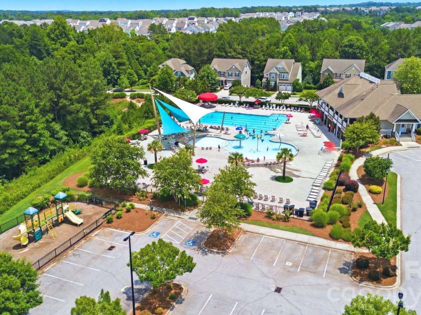 2017 Pinyon Lane, Lancaster, SC 29720.  MLS# CAR4399297, YatesRealty ID 34436. Community Pool