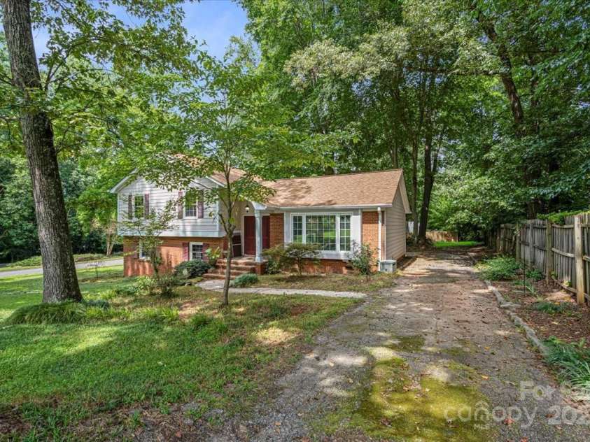 6541 Old Reid Road, Charlotte, NC 28210.  MLS# CAR4292495, YatesRealty ID 34437. 