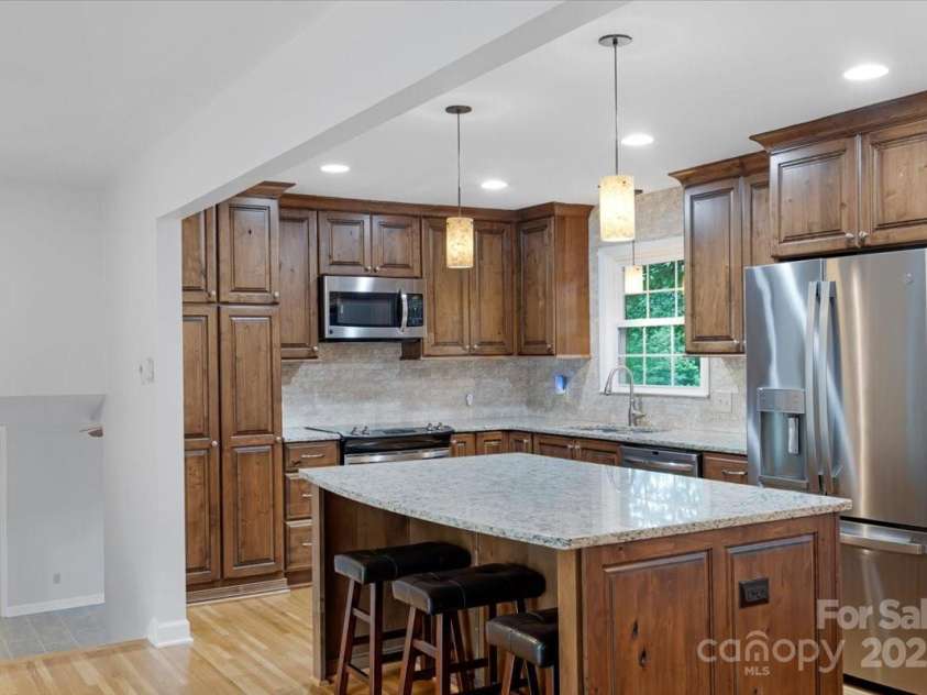 6541 Old Reid Road, Charlotte, NC 28210.  MLS# CAR4292495, YatesRealty ID 34437. 