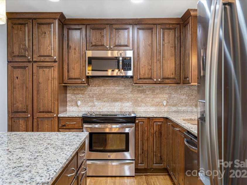 6541 Old Reid Road, Charlotte, NC 28210.  MLS# CAR4292495, YatesRealty ID 34437. 