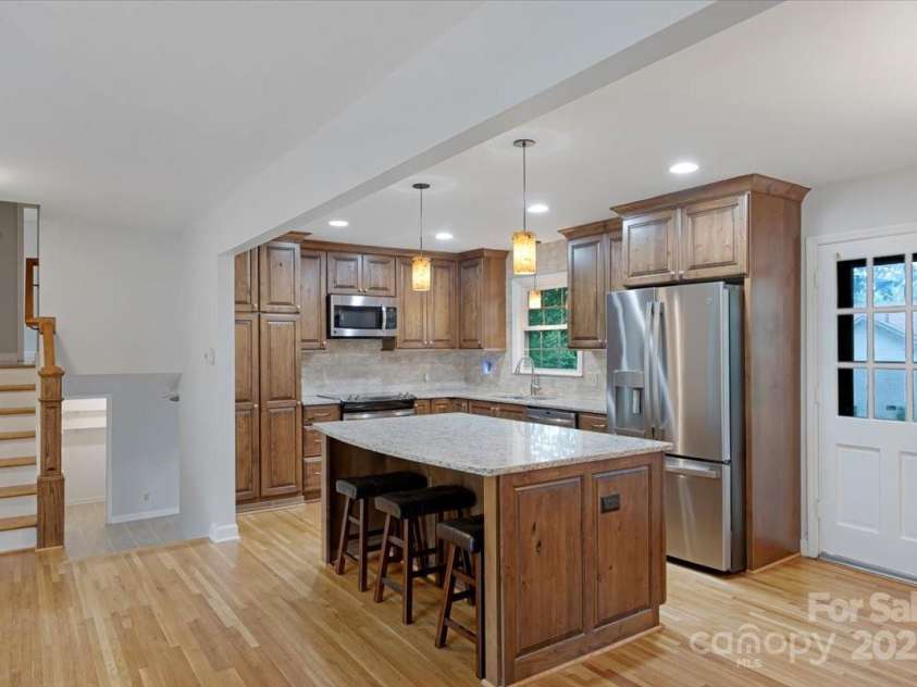 6541 Old Reid Road, Charlotte, NC 28210.  MLS# CAR4292495, YatesRealty ID 34437. 