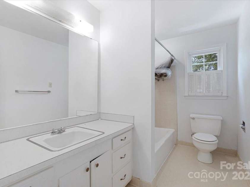 6541 Old Reid Road, Charlotte, NC 28210.  MLS# CAR4292495, YatesRealty ID 34437. 