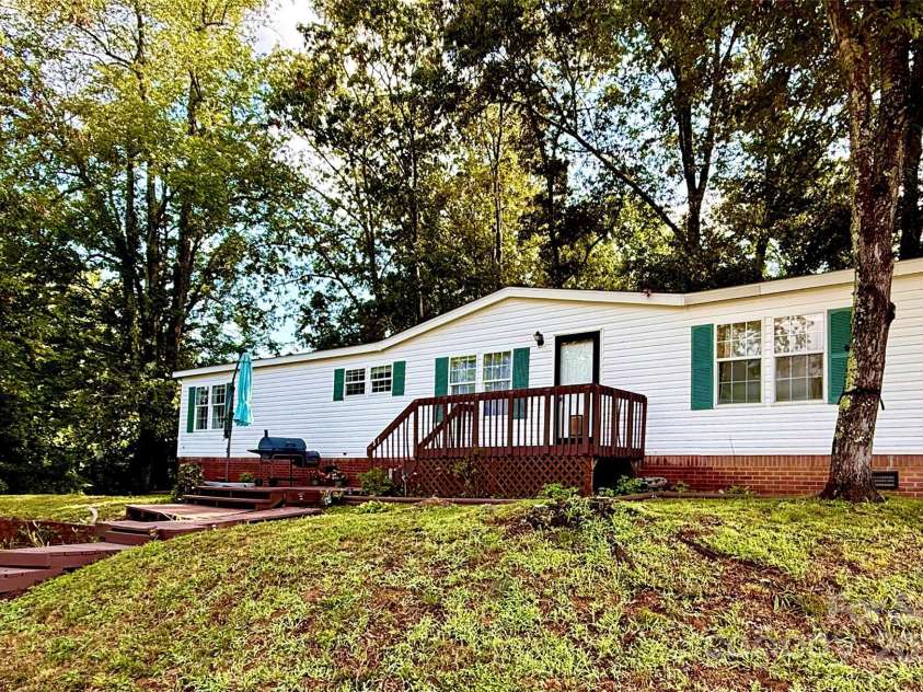 51 Farmstead Road, Leicester, NC 28748.  MLS# CAR4280263, YatesRealty ID 34438. Beautiful well-maintained home!