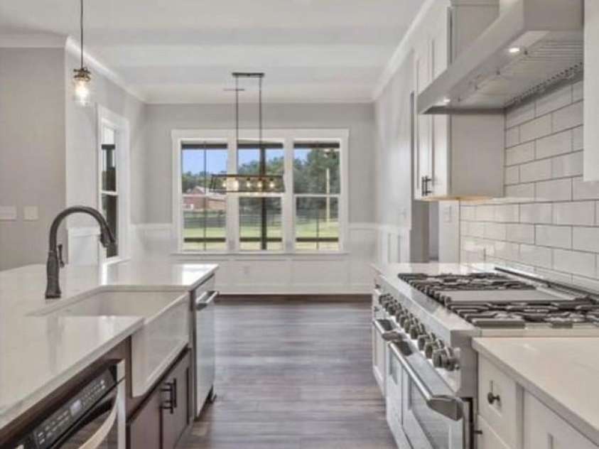 867 Bellegray Road, Clover, SC 29710.  MLS# CAR4262623, YatesRealty ID 34439. 6 Burner gas stove w/griddle & double oven.  Microwave drawer