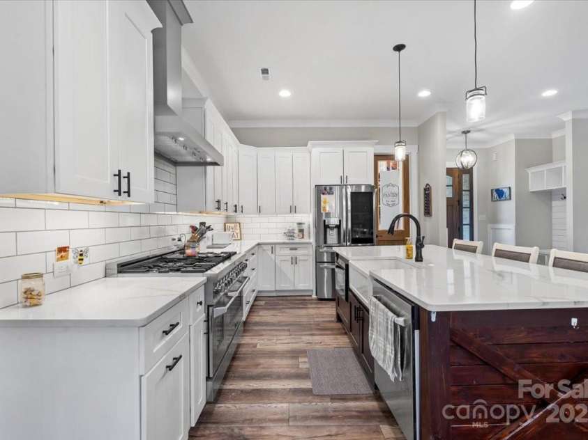 867 Bellegray Road, Clover, SC 29710.  MLS# CAR4262623, YatesRealty ID 34439. SS Z Line appliances and farmhouse sink