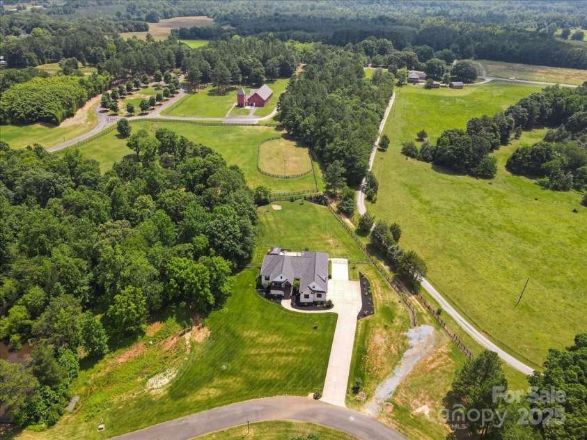 867 Bellegray Road, Clover, SC 29710.  MLS# CAR4262623, YatesRealty ID 34439. You're gonna love it here