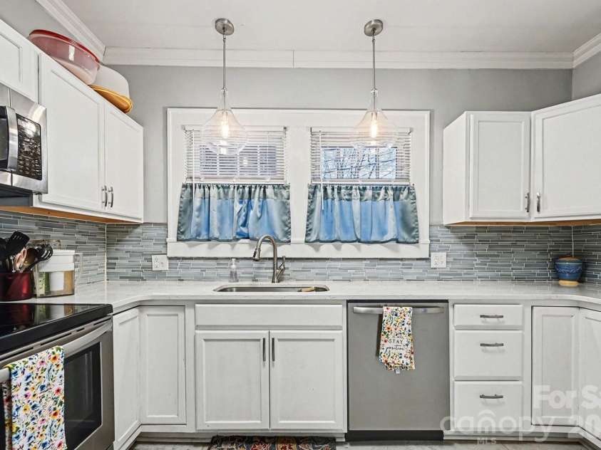 127 11th Street, Salisbury, NC 28144.  MLS# CAR4341611, YatesRealty ID 3444. 