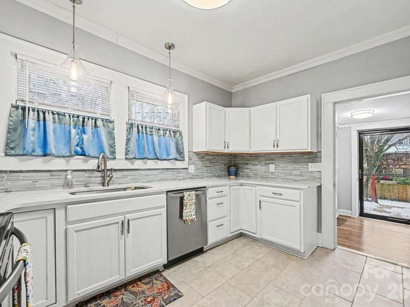127 11th Street, Salisbury, NC 28144.  MLS# CAR4341611, YatesRealty ID 3444. 