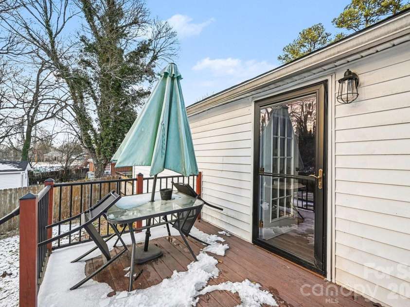 127 11th Street, Salisbury, NC 28144.  MLS# CAR4341611, YatesRealty ID 3444. 