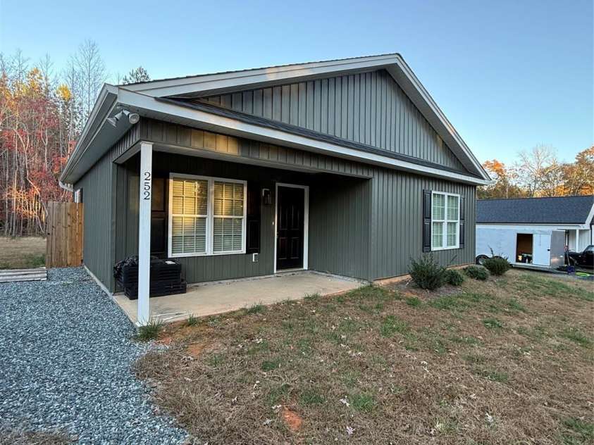252 Walnut Road, Lexington, NC 27292.  MLS# CAR4330677, YatesRealty ID 3444. 