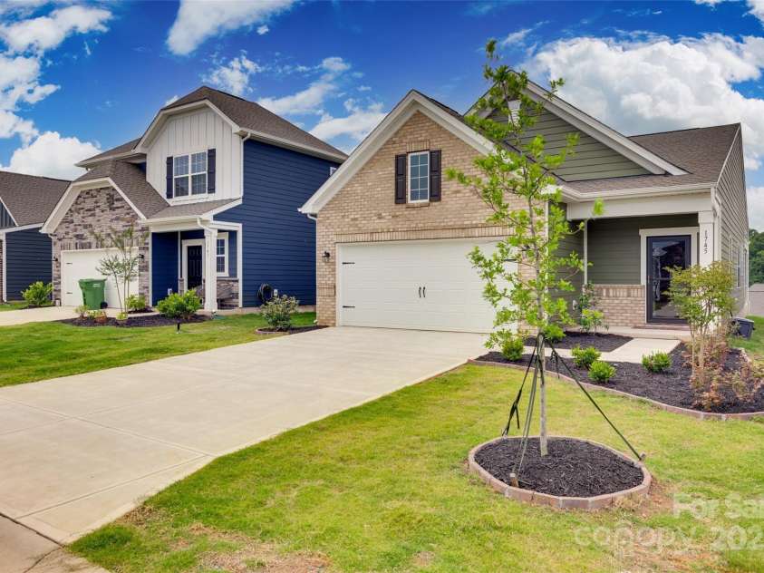 1745 Otter Perch Lane, Fort Mill, SC 29715.  MLS# CAR4259046, YatesRealty ID 34440. 