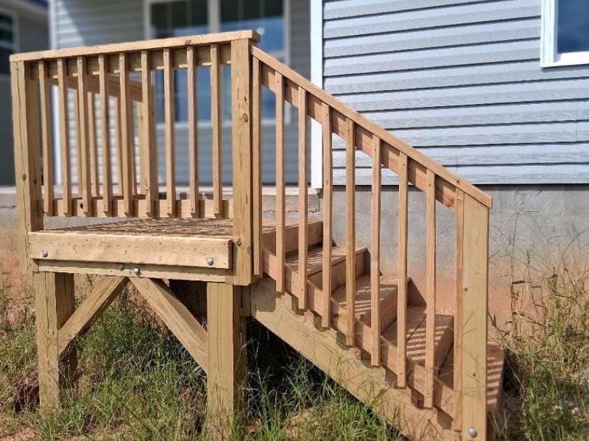 721 Inwood Hill Drive, Gastonia, NC 28056.  MLS# CAR4399183, YatesRealty ID 34441. Back Steps
