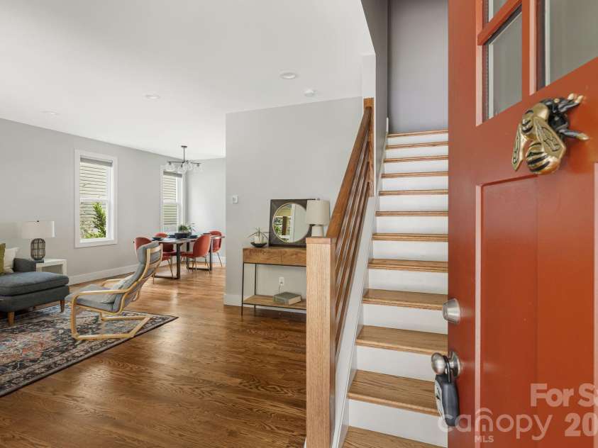 81 Bellevue Road, Asheville, NC 28803.  MLS# CAR4399071, YatesRealty ID 34442. 