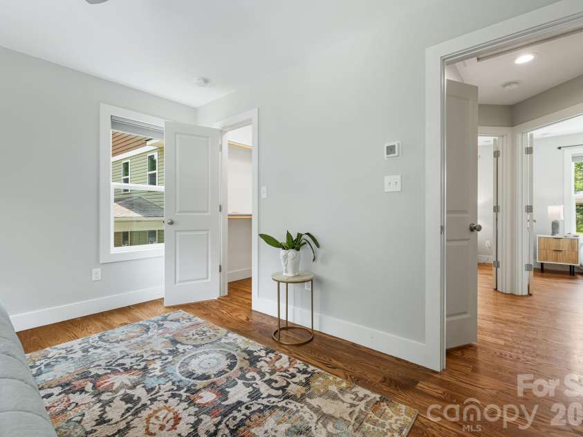 81 Bellevue Road, Asheville, NC 28803.  MLS# CAR4399071, YatesRealty ID 34442. 