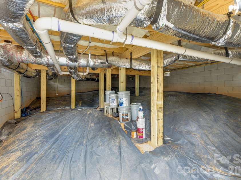 81 Bellevue Road, Asheville, NC 28803.  MLS# CAR4399071, YatesRealty ID 34442. Crawl space