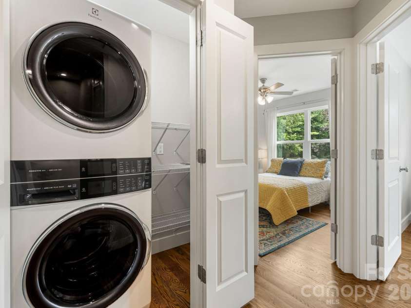 81 Bellevue Road, Asheville, NC 28803.  MLS# CAR4399071, YatesRealty ID 34442. Laundry