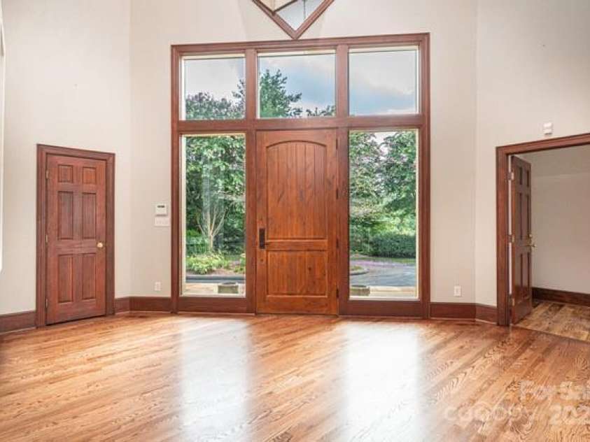 833 36th Avenue Place, Hickory, NC 28601.  MLS# CAR4296238, YatesRealty ID 34442. 