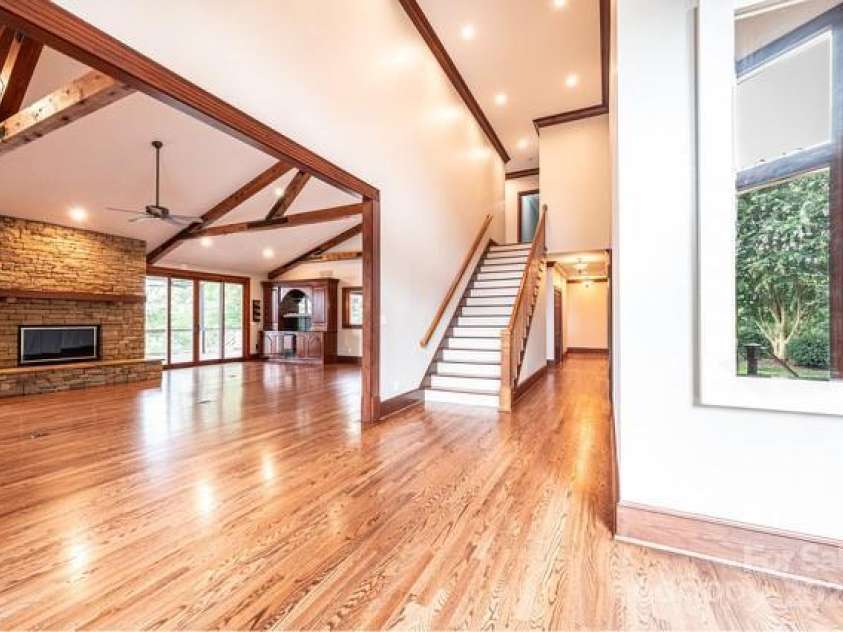 833 36th Avenue Place, Hickory, NC 28601.  MLS# CAR4296238, YatesRealty ID 34442. 