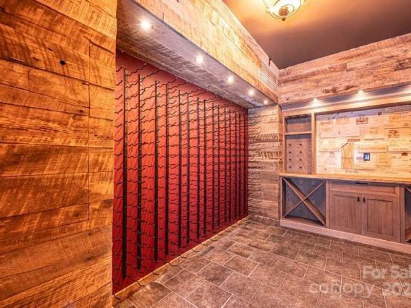 833 36th Avenue Place, Hickory, NC 28601.  MLS# CAR4296238, YatesRealty ID 34442. 