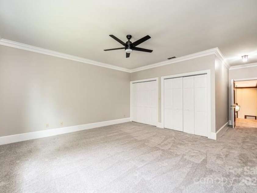 833 36th Avenue Place, Hickory, NC 28601.  MLS# CAR4296238, YatesRealty ID 34442. 