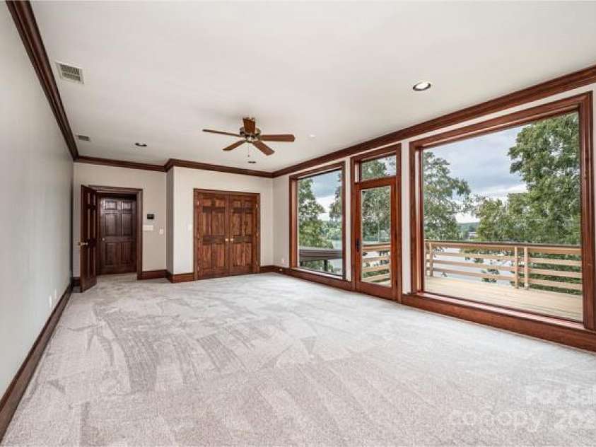 833 36th Avenue Place, Hickory, NC 28601.  MLS# CAR4296238, YatesRealty ID 34442. 