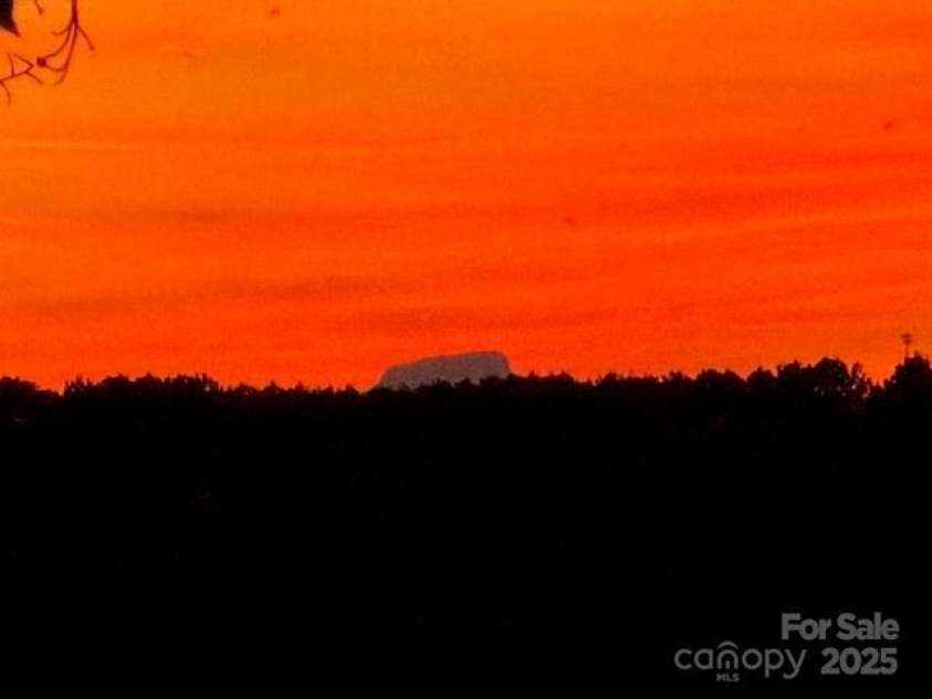 833 36th Avenue Place, Hickory, NC 28601.  MLS# CAR4296238, YatesRealty ID 34442. 