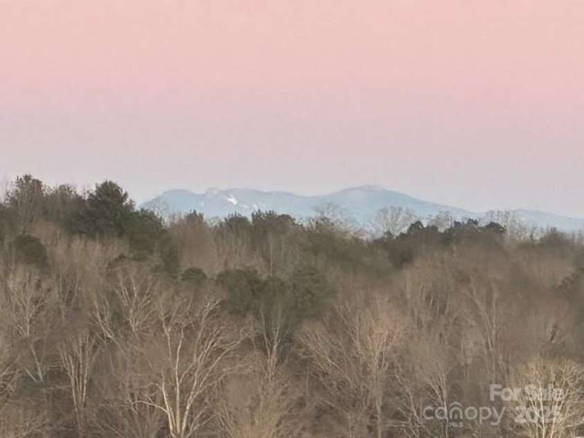 833 36th Avenue Place, Hickory, NC 28601.  MLS# CAR4296238, YatesRealty ID 34442. 