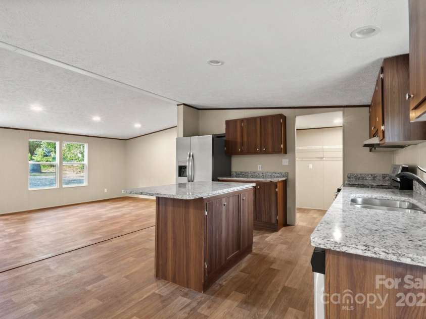 143 Lakewind Drive, Mooresville, NC 28115.  MLS# CAR4236012, YatesRealty ID 34444. 