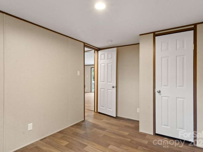143 Lakewind Drive, Mooresville, NC 28115.  MLS# CAR4236012, YatesRealty ID 34444. 