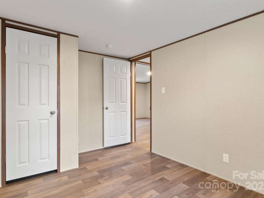 143 Lakewind Drive, Mooresville, NC 28115.  MLS# CAR4236012, YatesRealty ID 34444. 