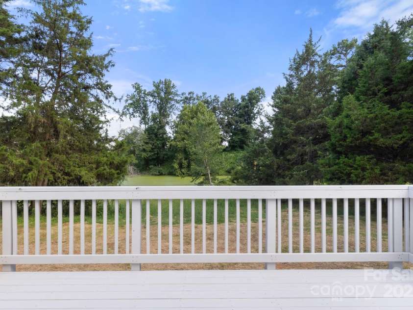 143 Lakewind Drive, Mooresville, NC 28115.  MLS# CAR4236012, YatesRealty ID 34444. 