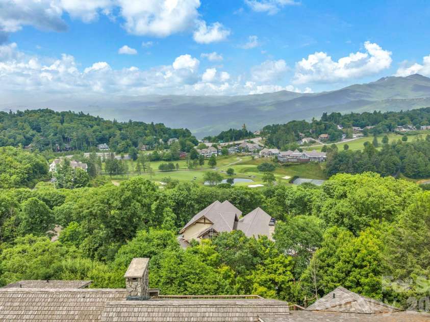 483 Green Hill Drive, Blowing Rock, NC 28605.  MLS# CAR4396088, YatesRealty ID 34445. 