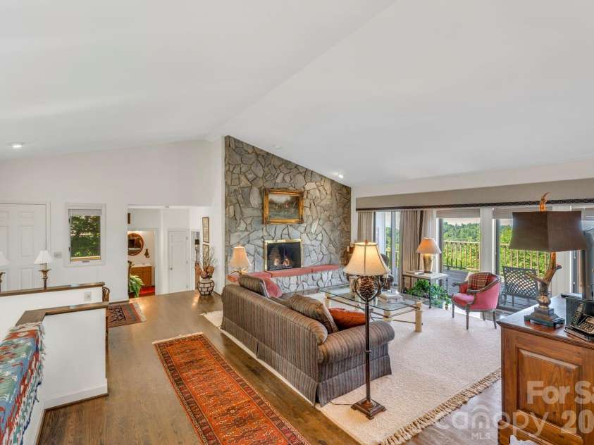 483 Green Hill Drive, Blowing Rock, NC 28605.  MLS# CAR4396088, YatesRealty ID 34445. 