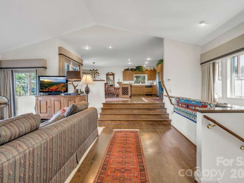 483 Green Hill Drive, Blowing Rock, NC 28605.  MLS# CAR4396088, YatesRealty ID 34445. 