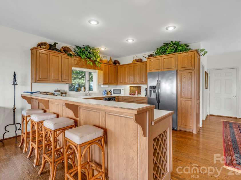 483 Green Hill Drive, Blowing Rock, NC 28605.  MLS# CAR4396088, YatesRealty ID 34445. 