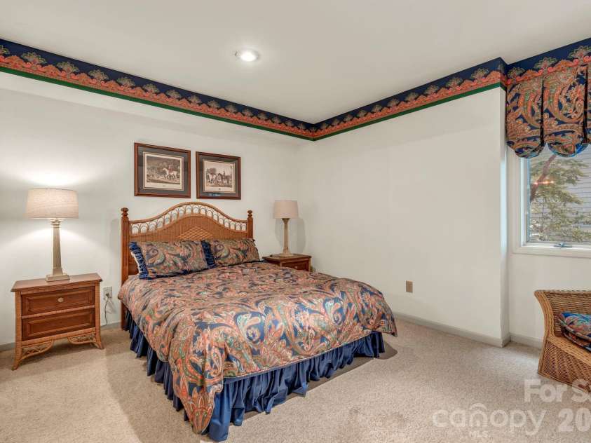 483 Green Hill Drive, Blowing Rock, NC 28605.  MLS# CAR4396088, YatesRealty ID 34445. Lower-level suite 2 with full bath